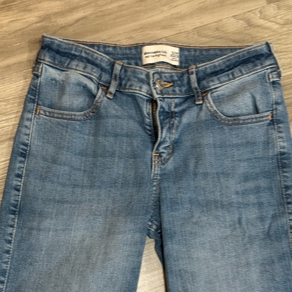 Abercrombie Kids mid rise boyfriend jeans - Picture 3 of 5